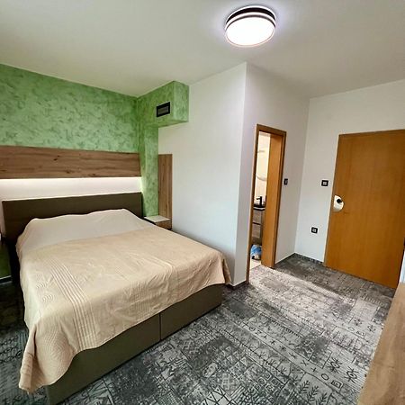 Hotel Brkic Sarajevo Airport - Free Parking Екстер'єр фото
