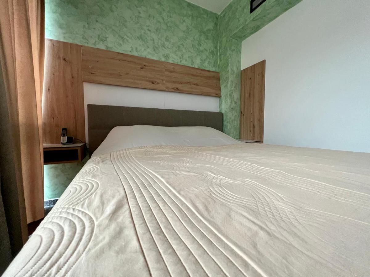 Hotel Brkic Sarajevo Airport - Free Parking Екстер'єр фото