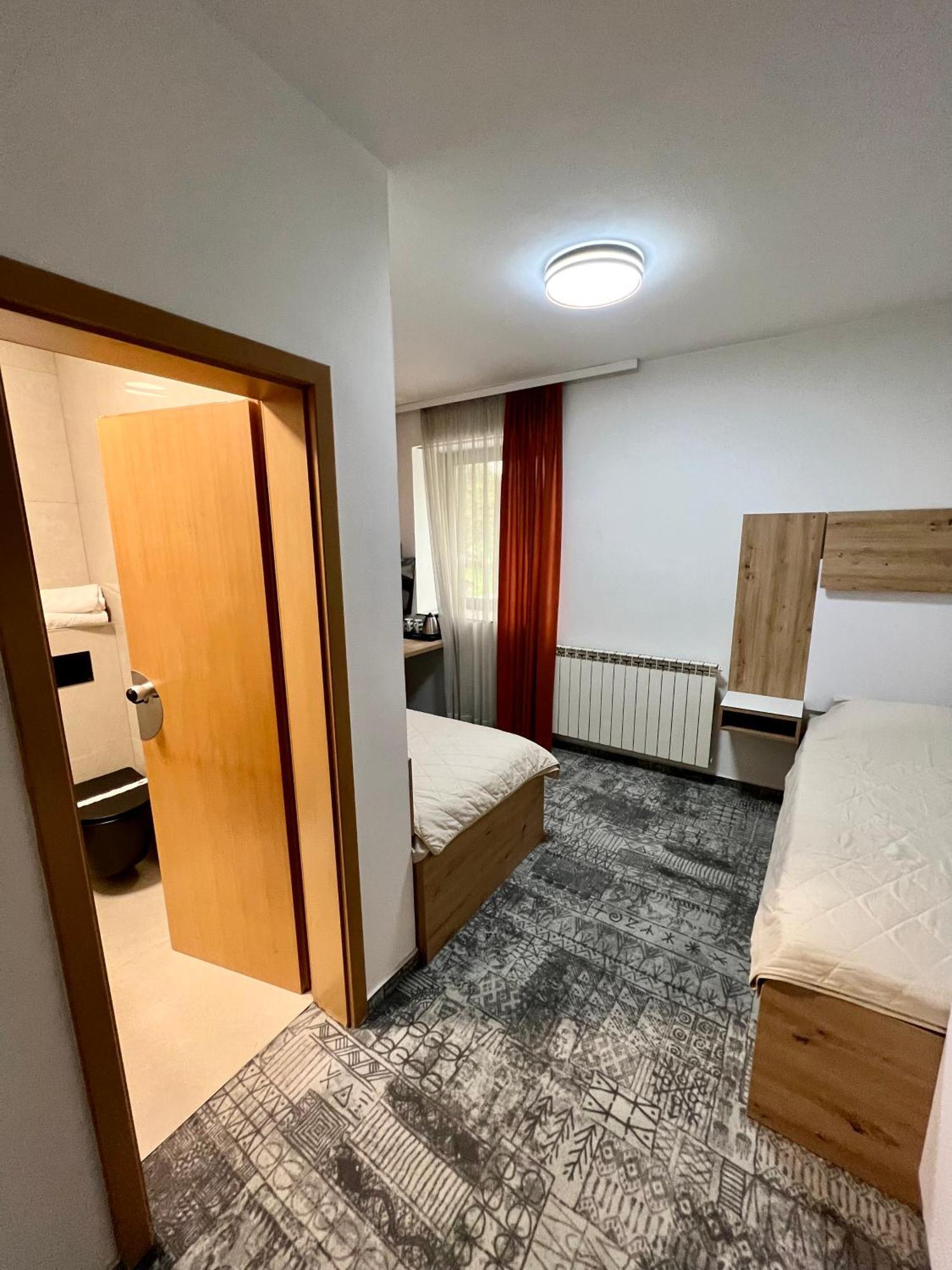 Hotel Brkic Sarajevo Airport - Free Parking Екстер'єр фото