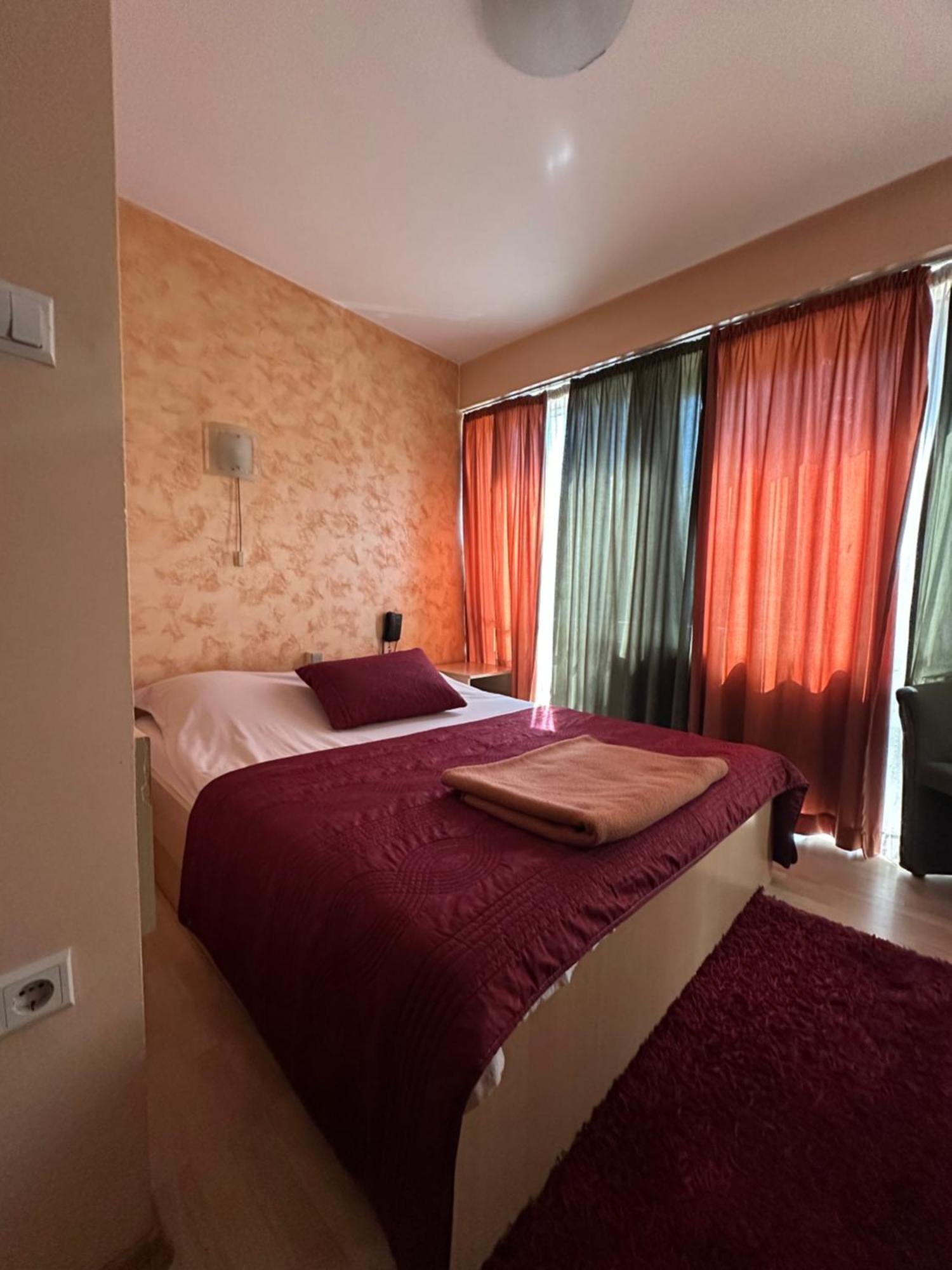 Hotel Brkic Sarajevo Airport - Free Parking Екстер'єр фото