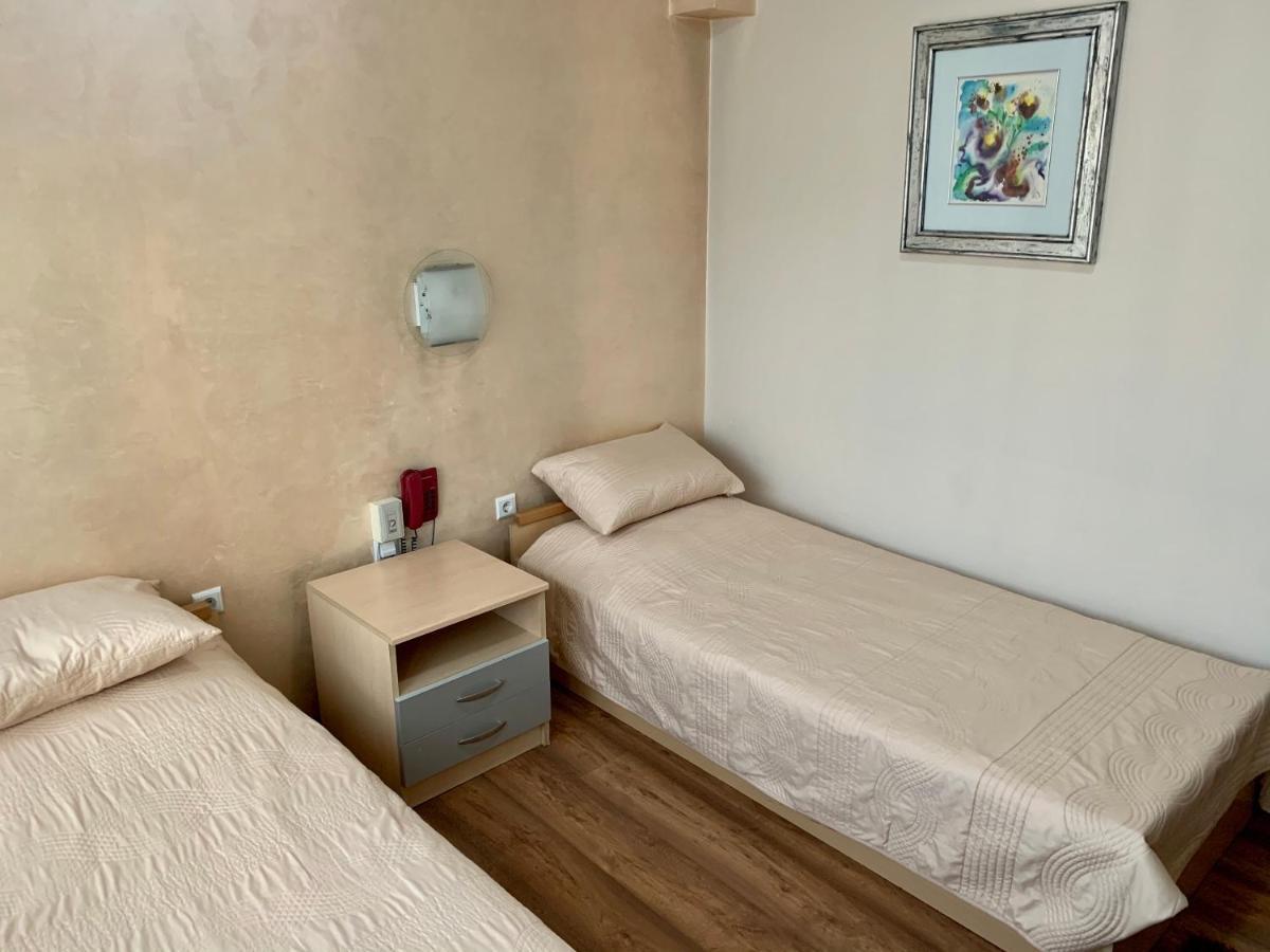 Hotel Brkic Sarajevo Airport - Free Parking Екстер'єр фото