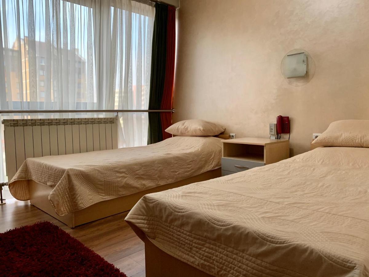 Hotel Brkic Sarajevo Airport - Free Parking Екстер'єр фото